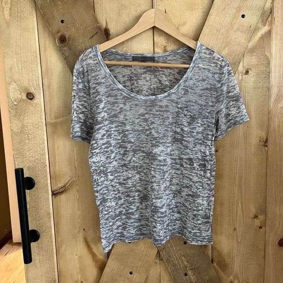 TWENTYONE || woman’s medium see-through grey patterned tee - Picture 3 of 5